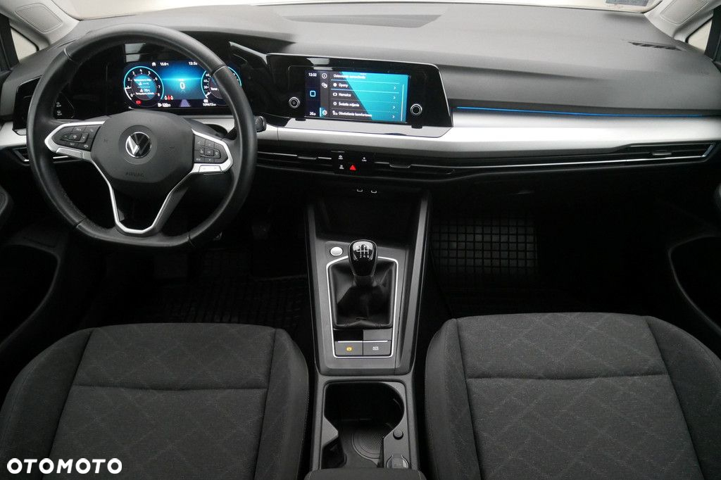 Volkswagen Golf - 8
