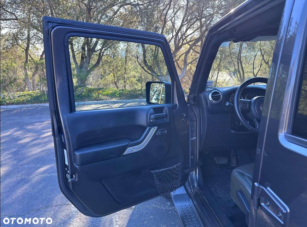 Jeep Wrangler - 21