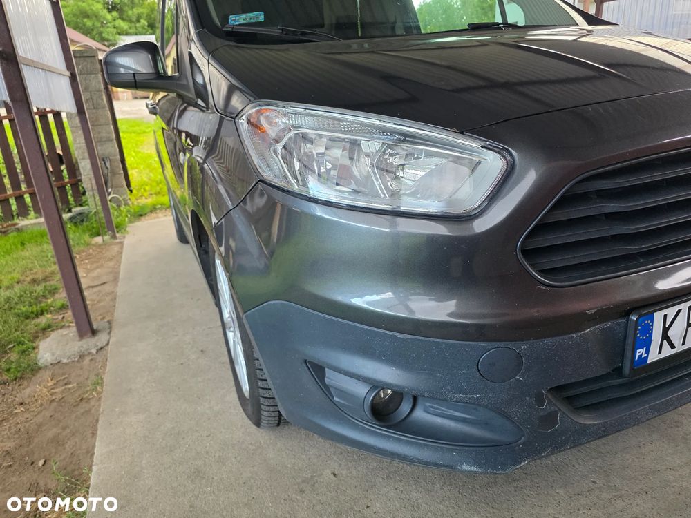 Ford Transit Courier - 11