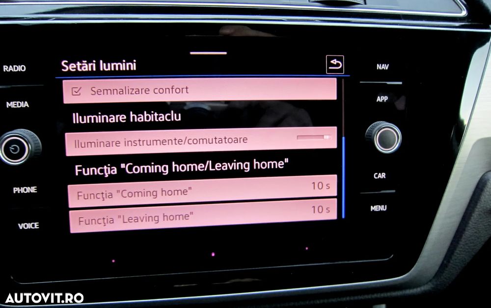 Volkswagen Touran 2.0 TDI SCR DSG Comfortline - 22