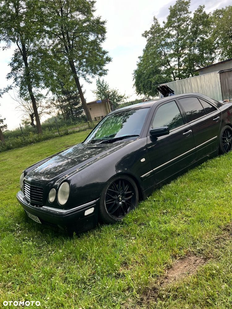 Mercedes-Benz Klasa E 55 AMG - 1