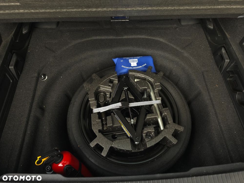 Volkswagen Passat 1.5 TSI EVO Business - 10