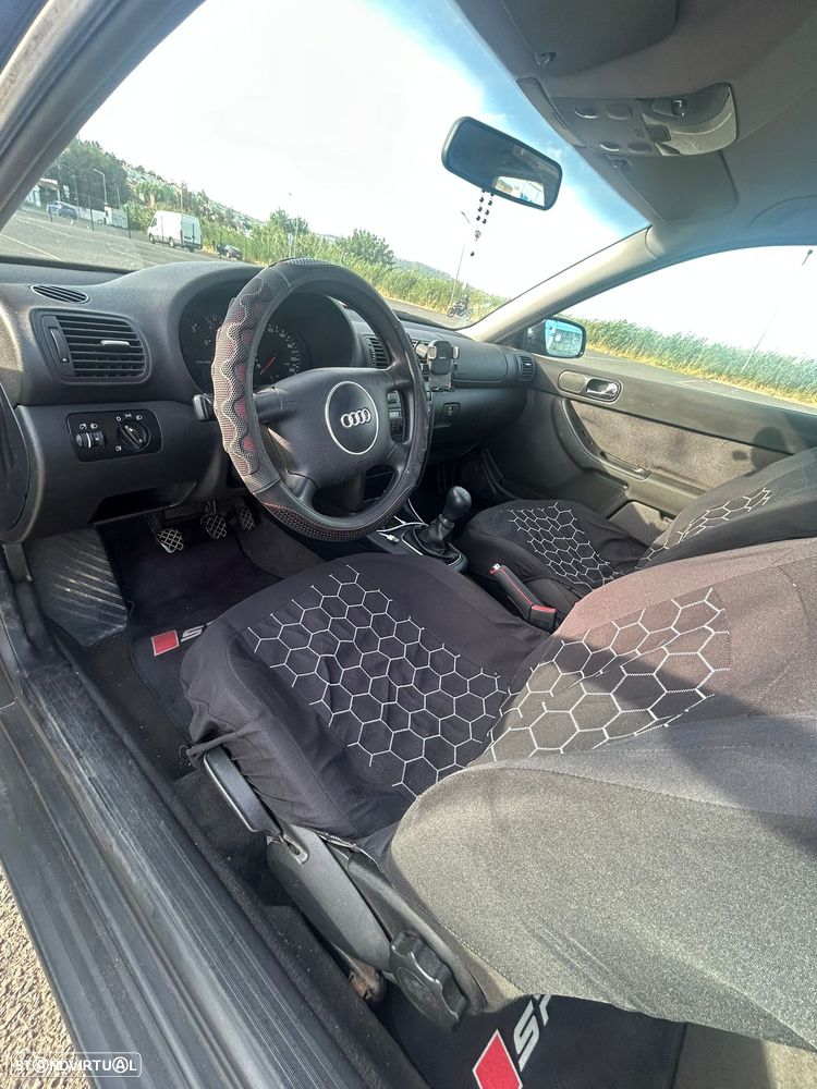 Audi A3 1.6 Ambiente - 5