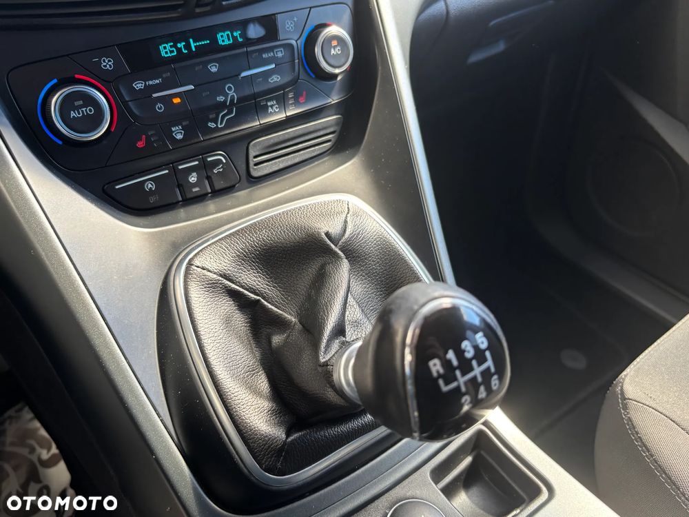 Ford Kuga - 19
