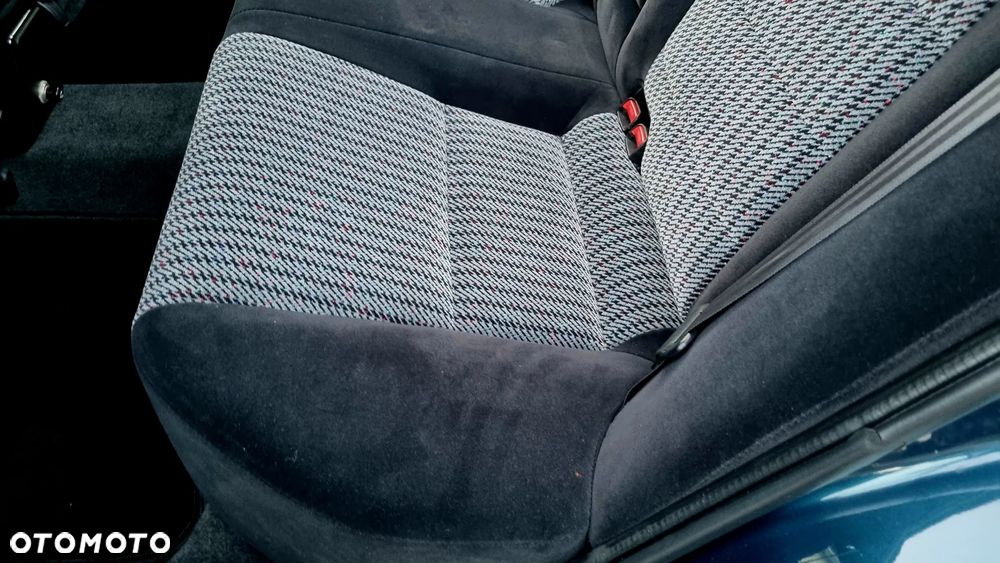 Toyota Carina - 21