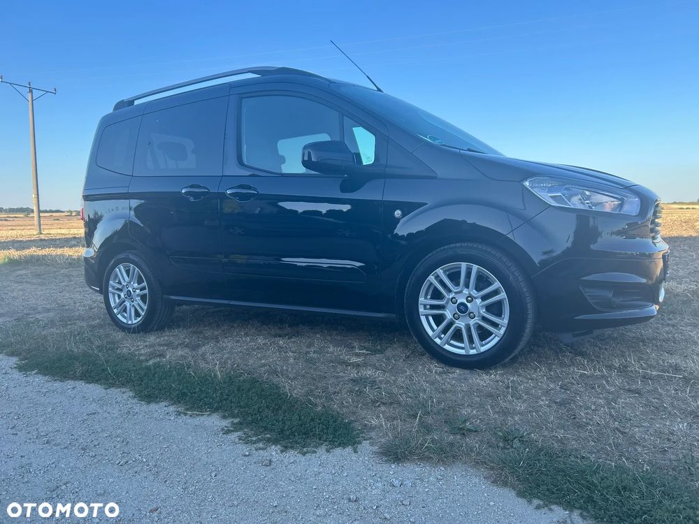 Ford Tourneo Courier 1.0 EcoBoost S&S Ambiente - 9