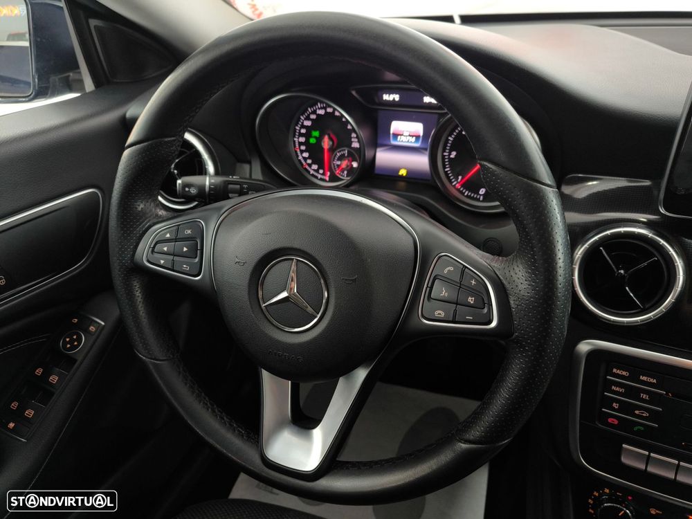 Mercedes-Benz CLA 180 d Shooting Brake Urban - 17