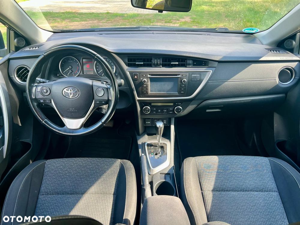 Toyota Auris 1.6 Valvematic Multidrive S Executive - 11