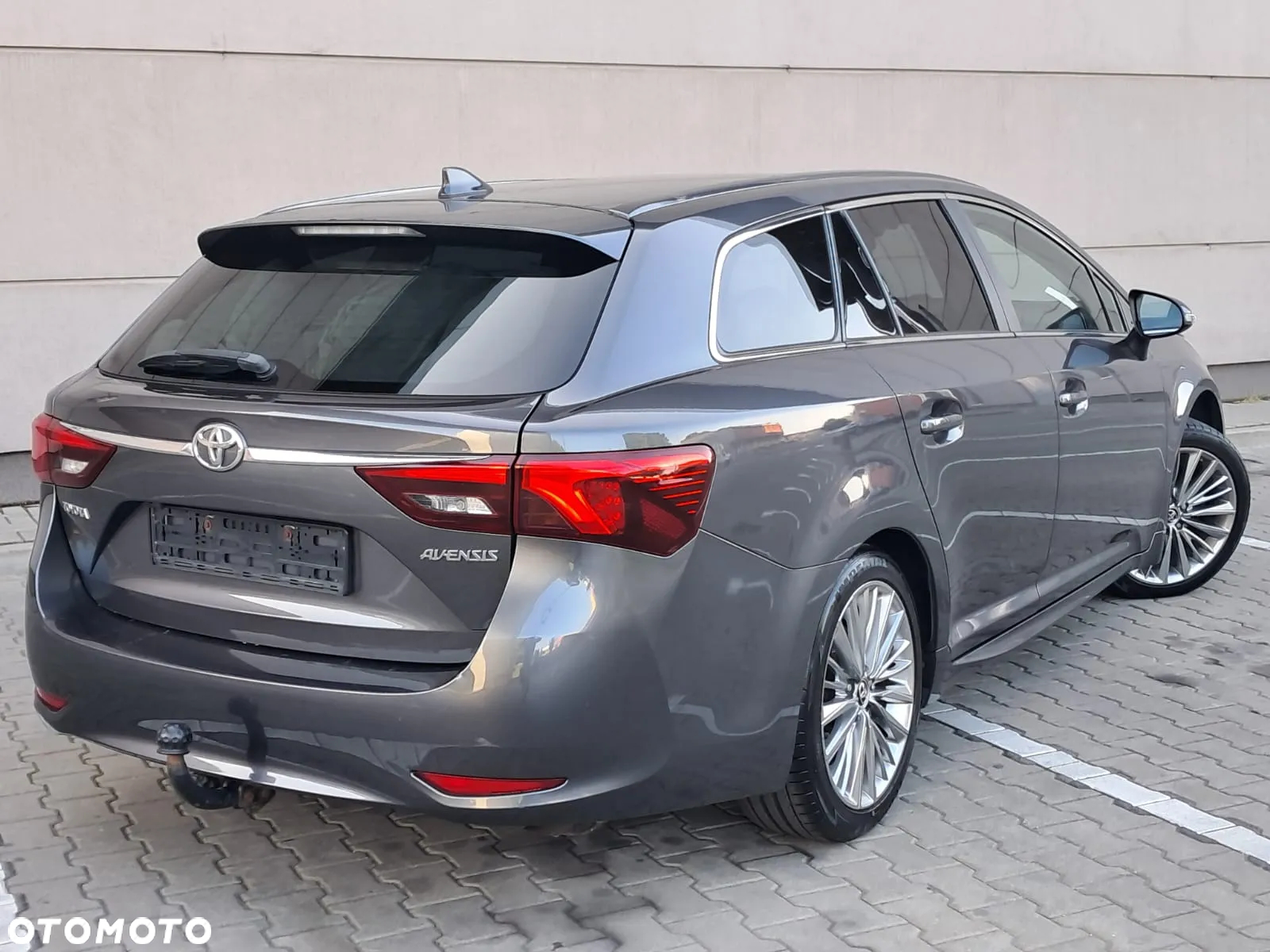 Toyota Avensis Combi 1.8 Business Edition - 11