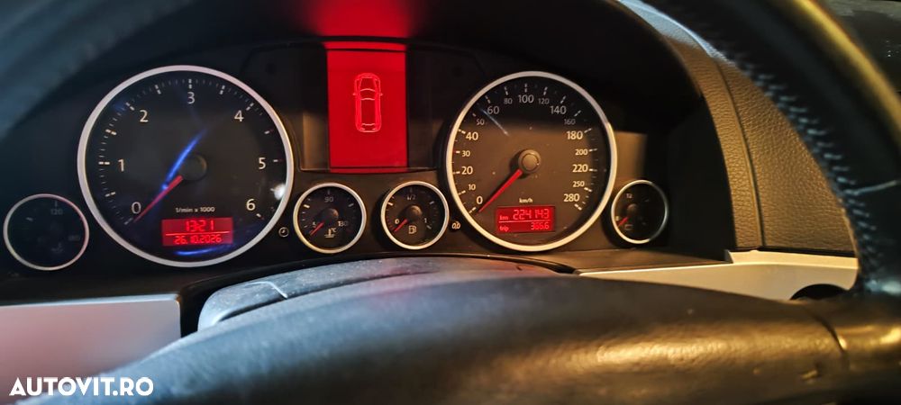 Volkswagen Touareg - 2
