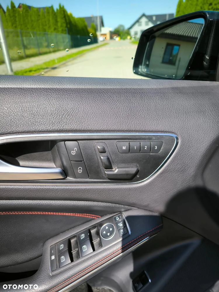 Mercedes-Benz GLA 220 CDI 4Matic 7G-DCT AMG Line - 4