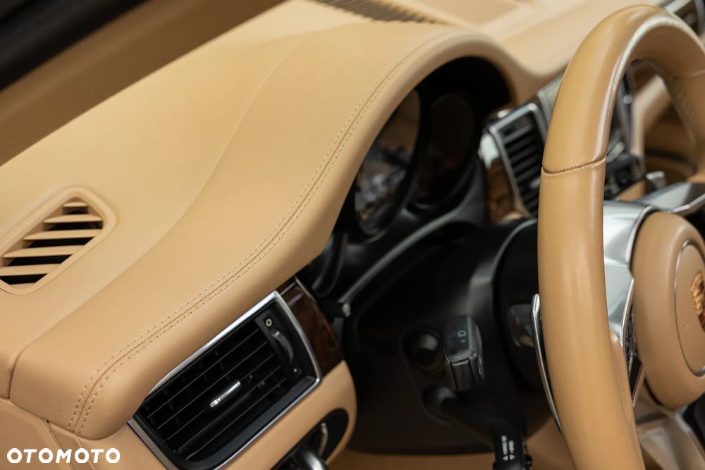 Porsche Macan - 38