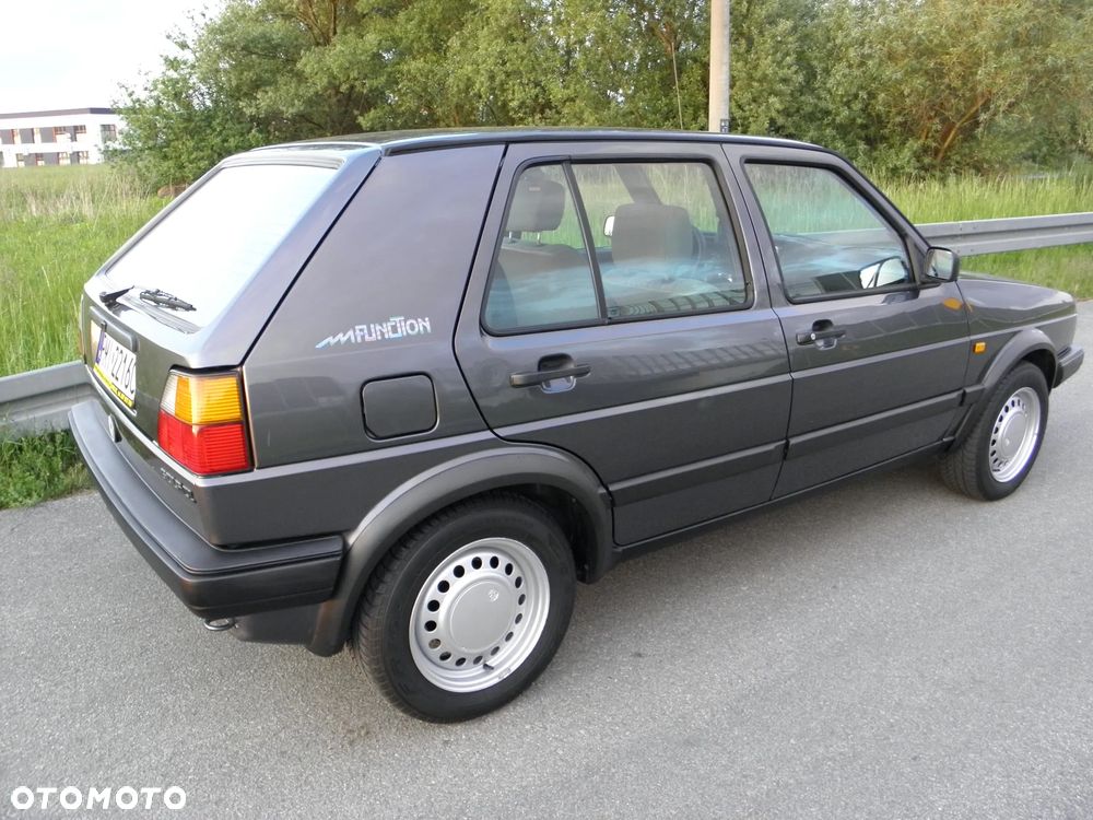 Volkswagen Golf 1.6 CL - 16