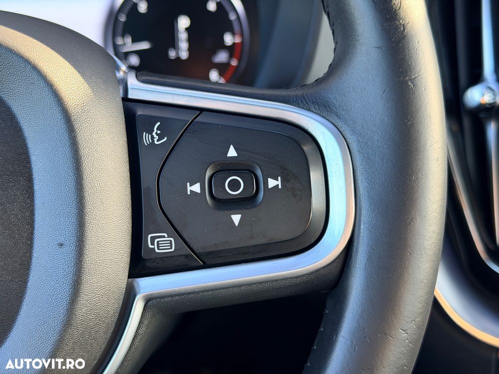 Volvo XC 60 D4 Geartronic Momentum Pro - 33