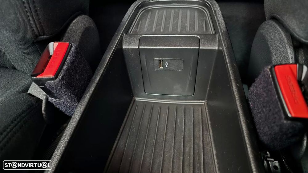 BMW 216 Active Tourer d Advantage Auto - 33