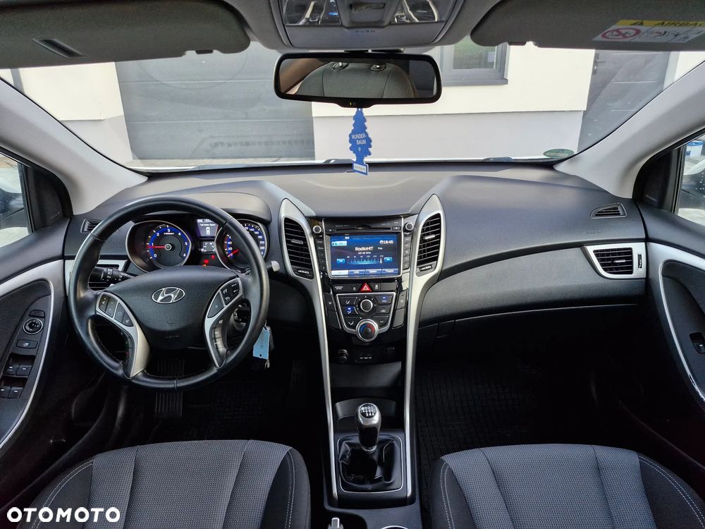 Hyundai i30 blue 1.6 CRDi YES Silver - 16