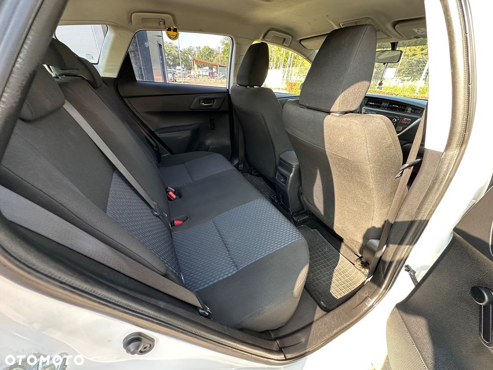 Toyota Auris - 24