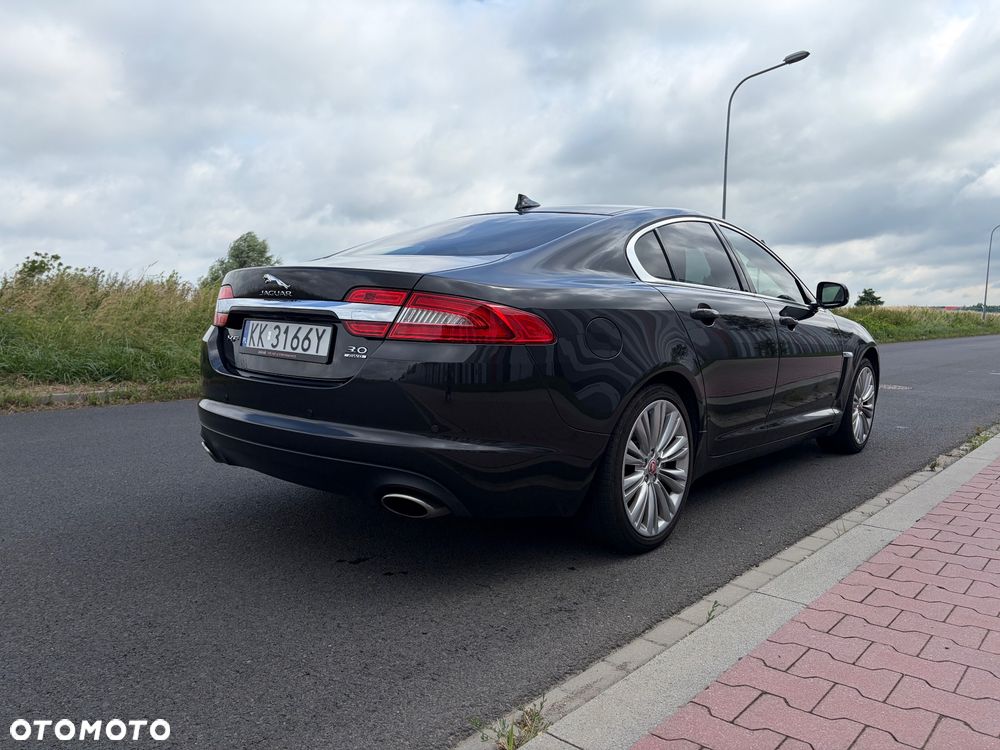 Jaguar XF 3.0 T AWD Luxury - 14