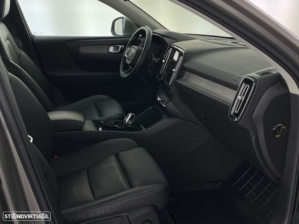 Volvo XC 40 1.5 T3 Momentum Plus Geartronic - 21