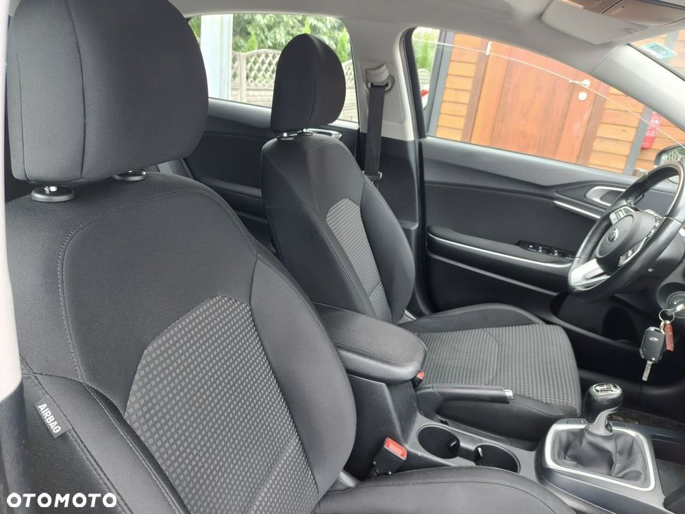 Kia Ceed - 22