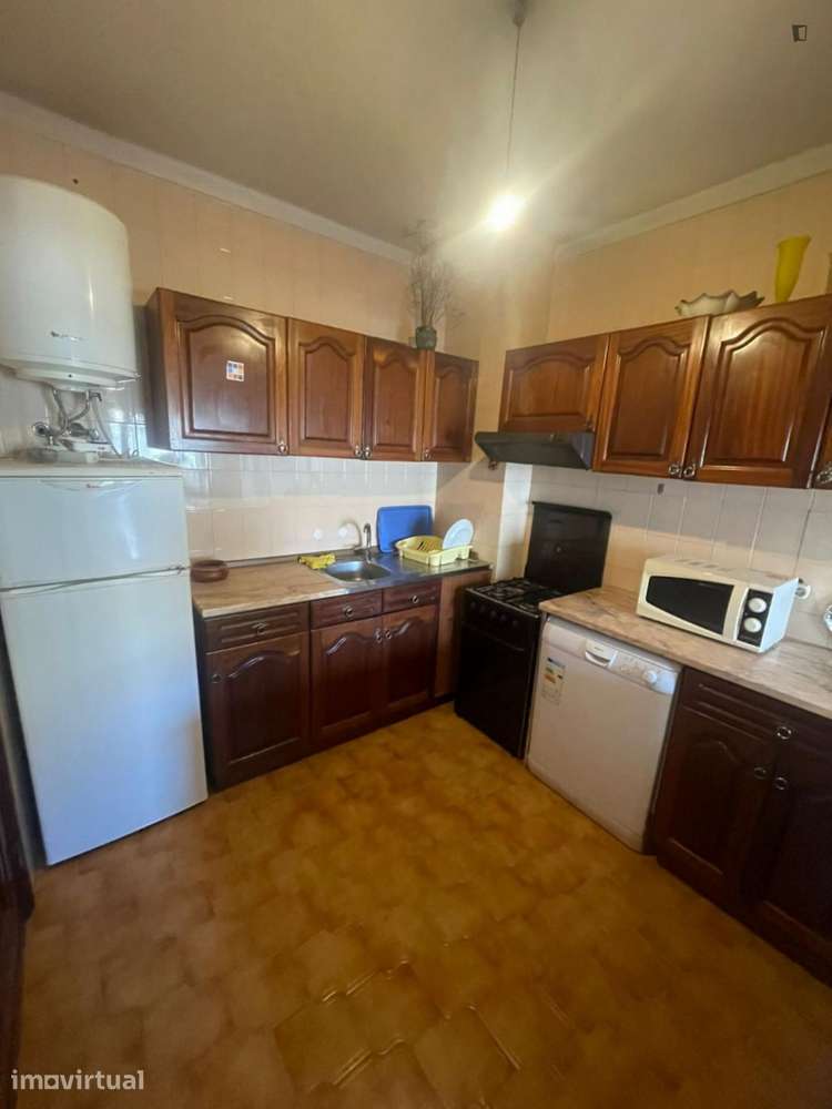 Quarto - localizado em Montes Claros Coimbra - Grande imagem: 5/7