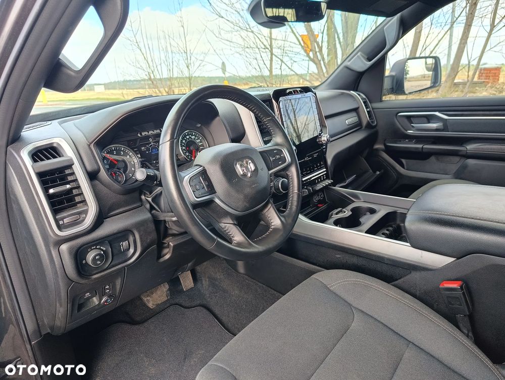 RAM 1500 Crew Cab Shortbed Bighorn - 14