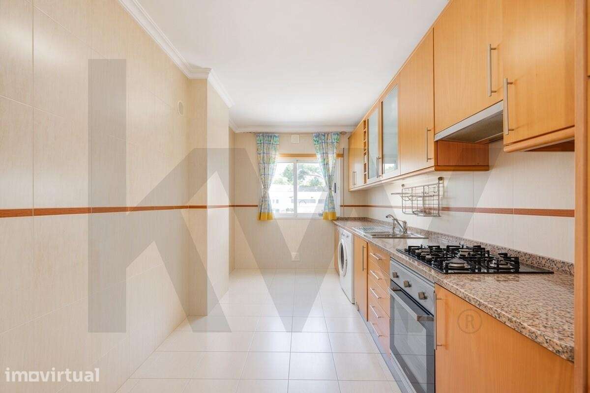 T3 com Garagem em Camarate | Espaço, Conforto e Localização - Grande imagem: 2/48
