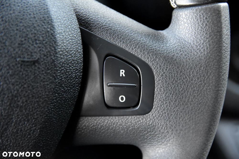 Renault TRAFIC - 24