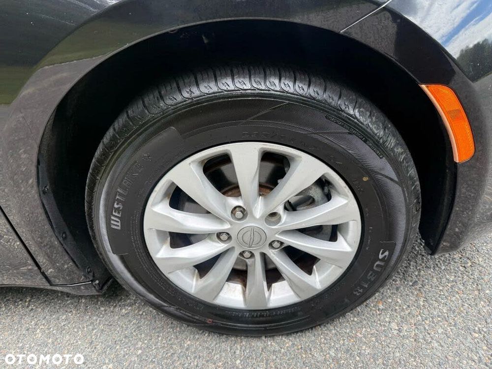 Chrysler Pacifica - 6