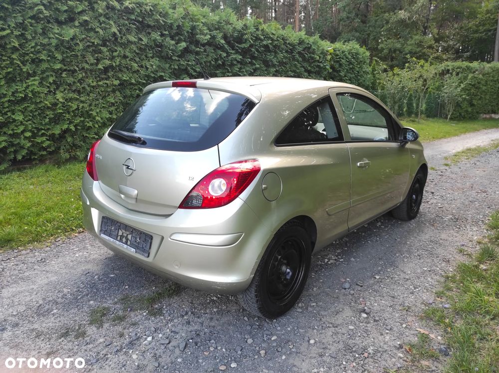 Opel Corsa 1.2 16V - 9