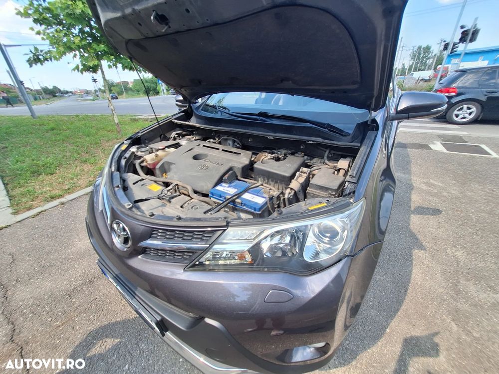 Toyota RAV4 2.2 D-4D Luxury - 4