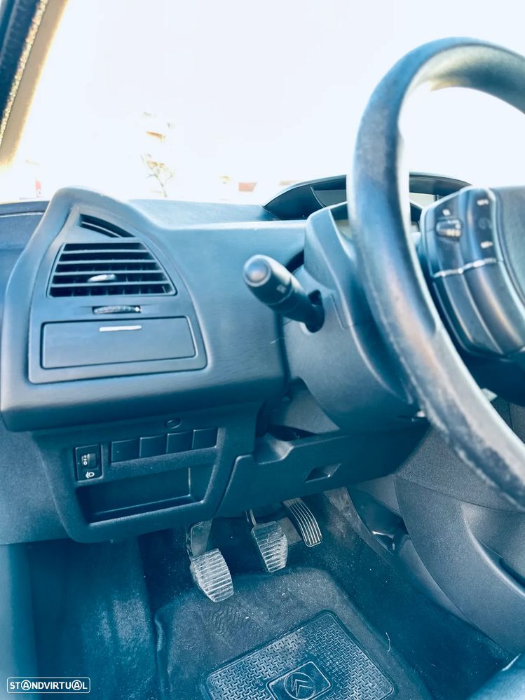 Citroën C4 1.4 16V SX - 15