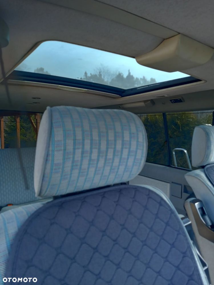 Volkswagen Multivan - 12