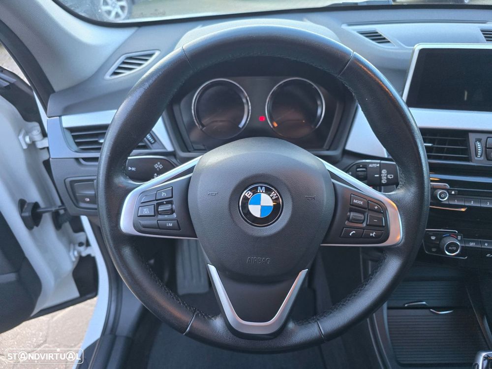 BMW X1 16 d sDrive Auto Line Sport - 28