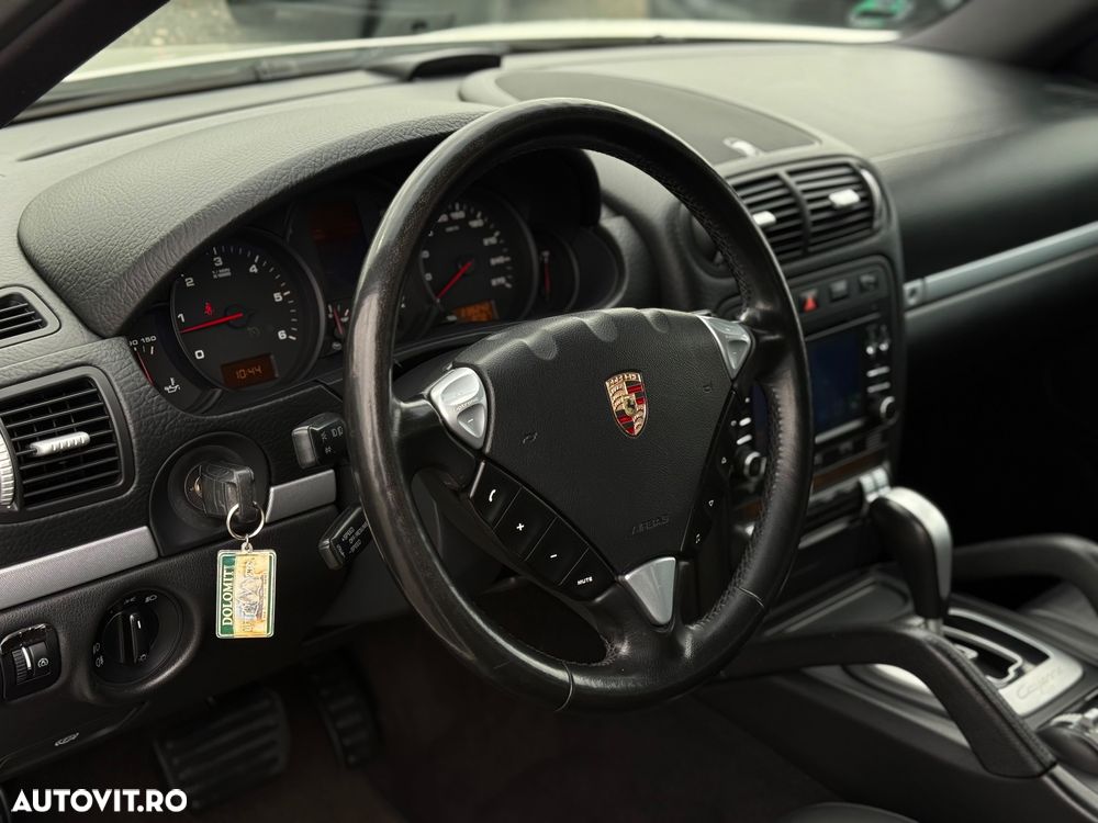 Porsche Cayenne - 28