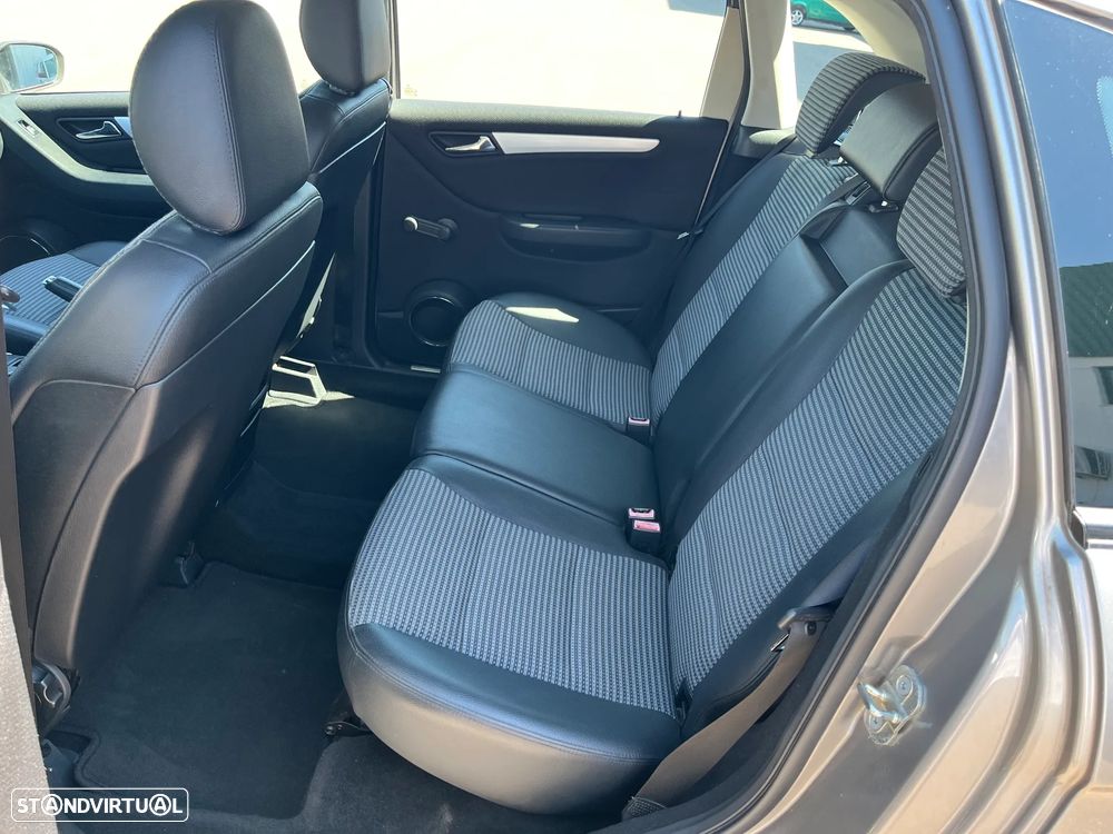 Mercedes-Benz B 150 Standard - 11