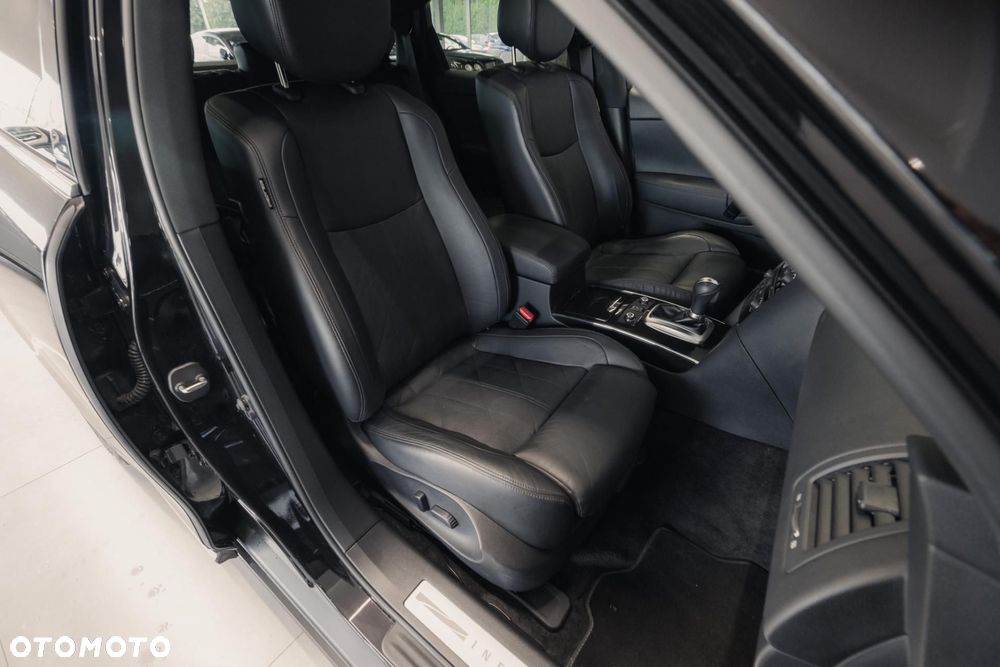 Infiniti QX70 - 15