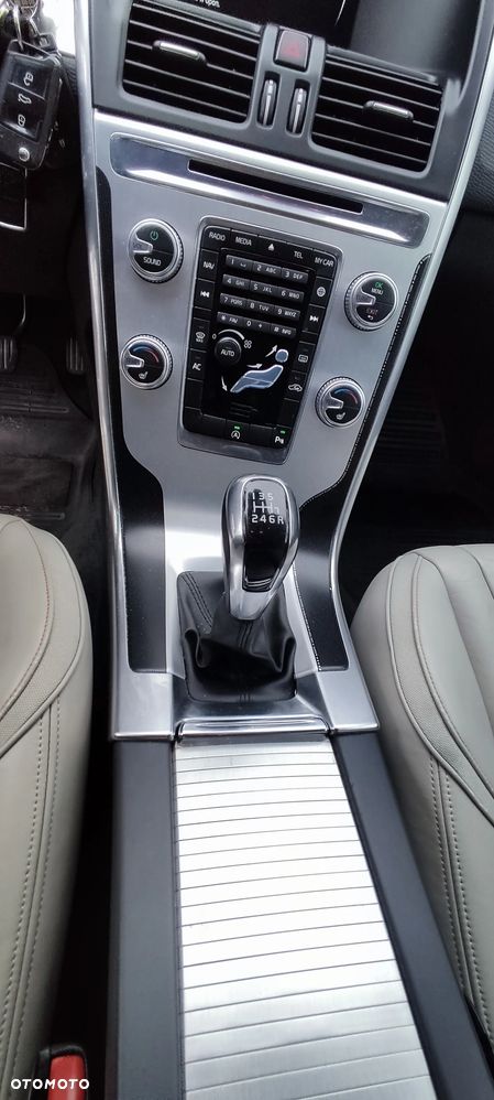 Volvo XC 60 D4 Ocean Race - 23