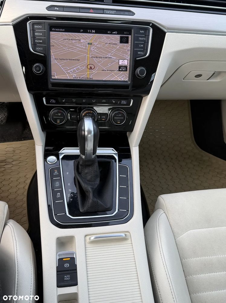 Volkswagen Passat 2.0 TDI BMT Highline DSG - 22