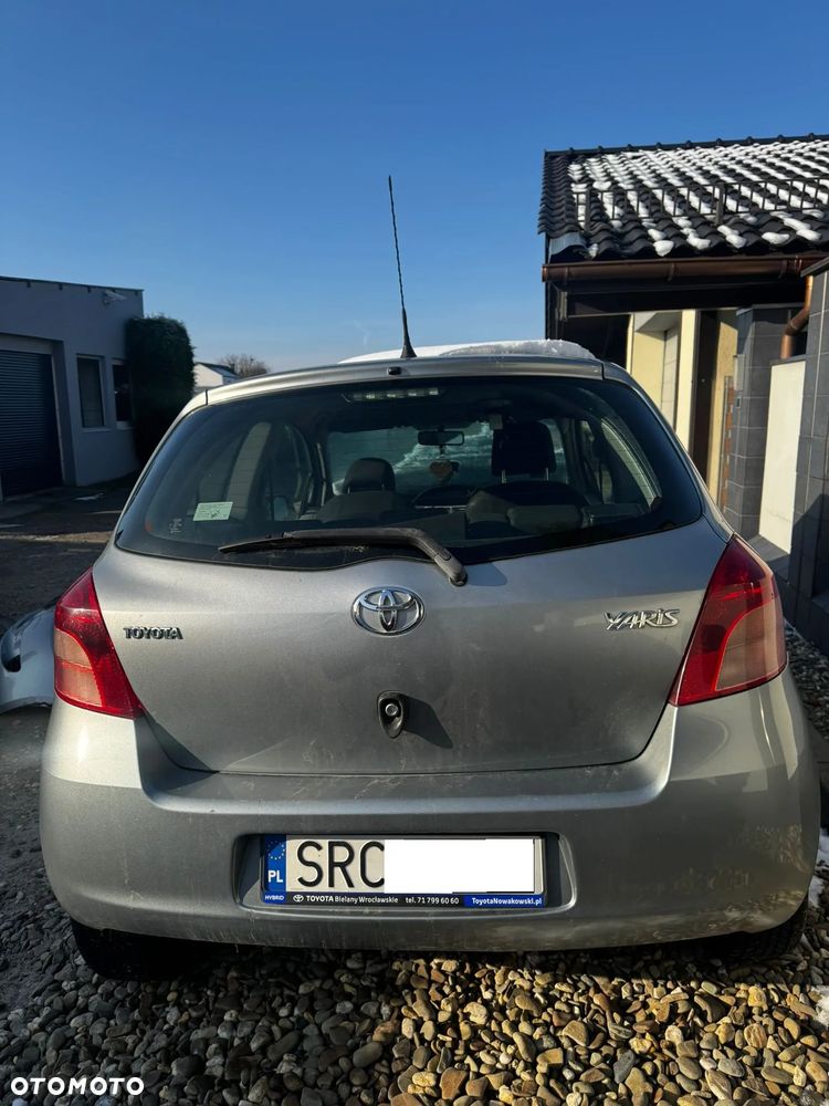 Toyota Yaris 1.0 Terra - 4