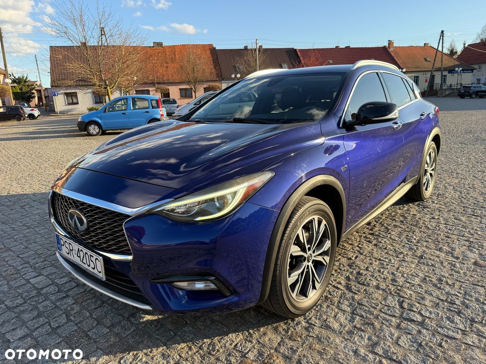 Infiniti QX30 - 1