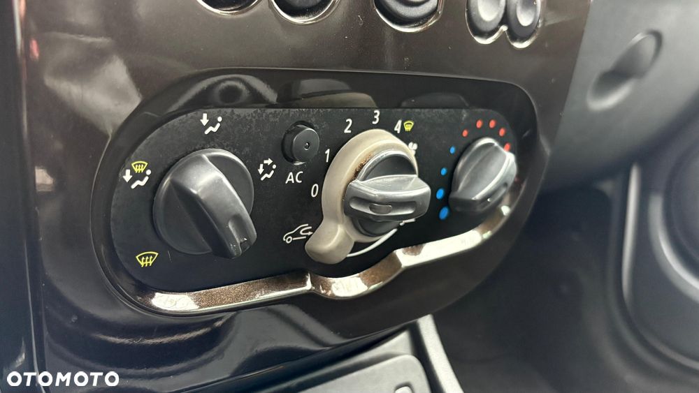 Dacia Duster 1.6 - 11