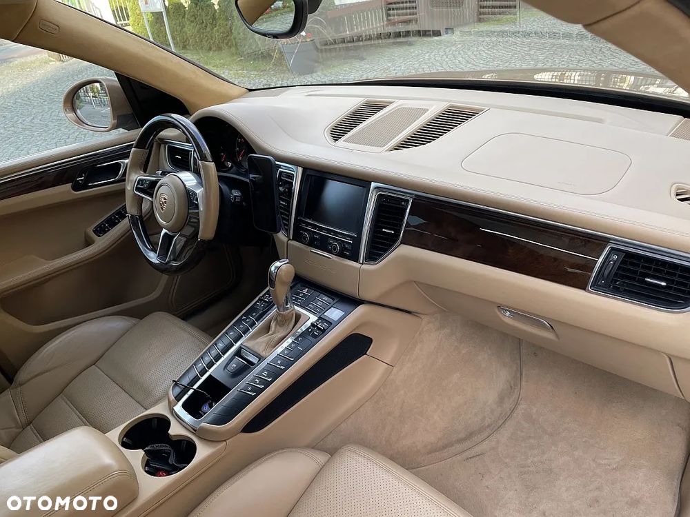 Porsche Macan Turbo PDK - 32