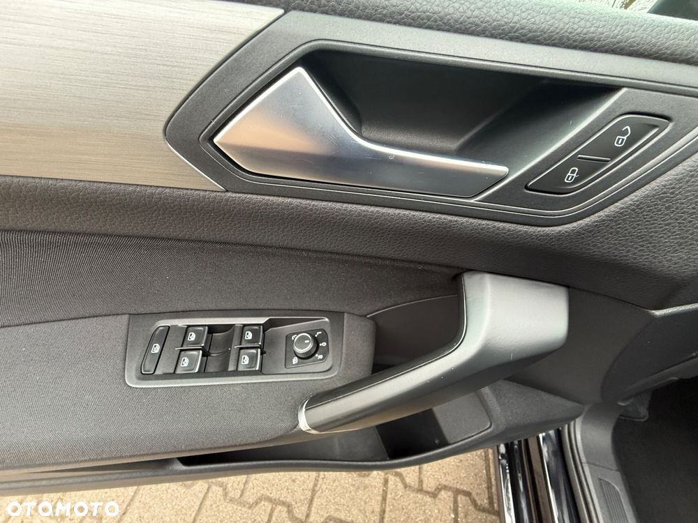 Volkswagen Touran 2.0 TDI SCR DSG ACTIVE - 15