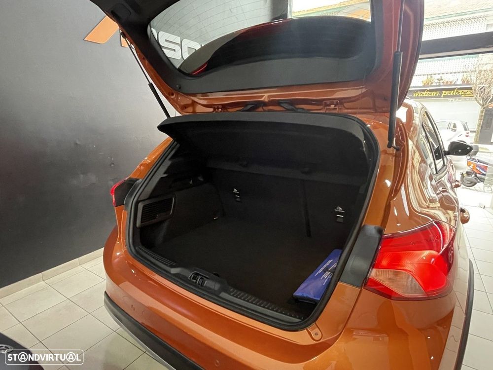 Ford Focus 1.0 EcoBoost Active - 41