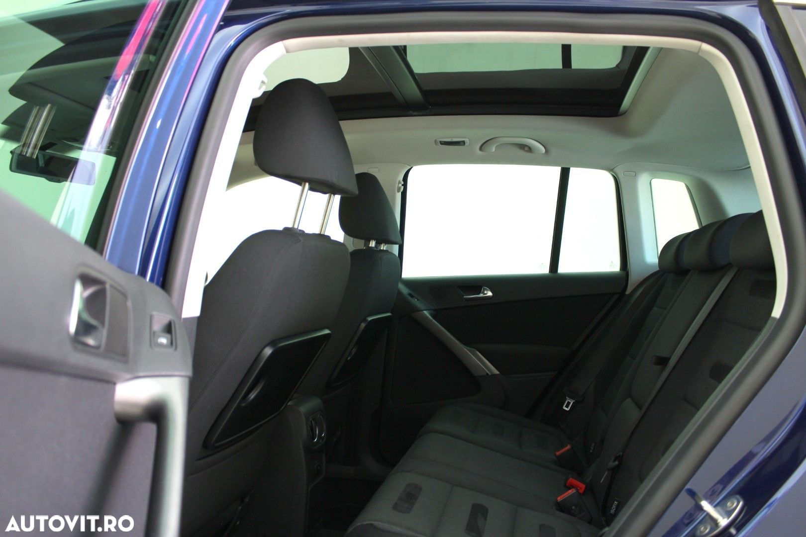 Volkswagen Tiguan - 9