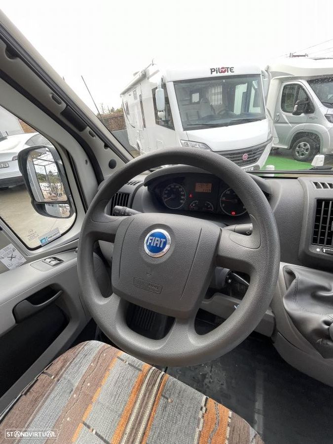 Burstner Privilége T615 cama francesa - 20