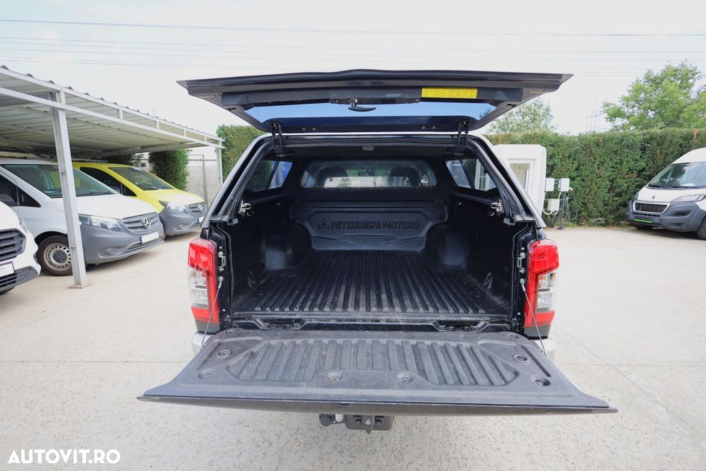 Mitsubishi L200 Double Cab 2.2 DI-D A/T Intense - 7