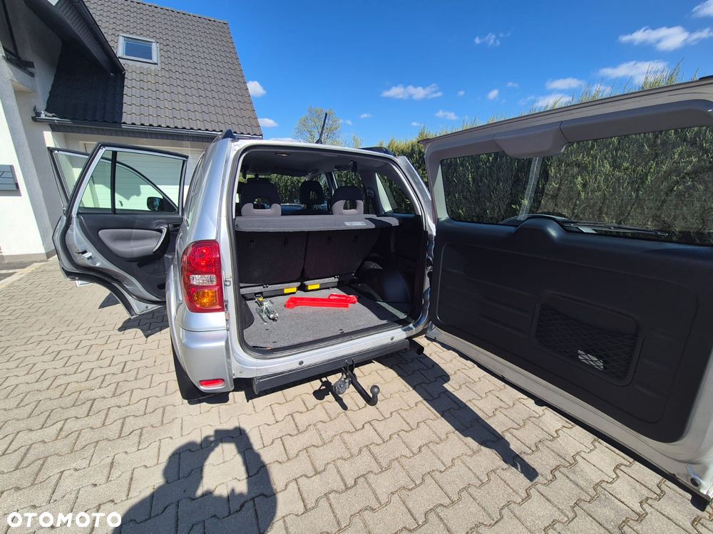 Toyota RAV4 D-4D 4x4 - 7