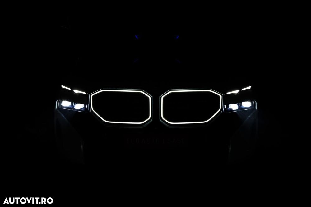 BMW XM 50e - 11